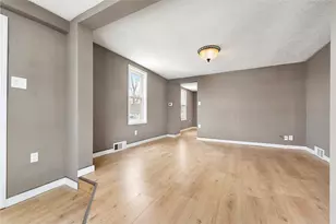 509 Division Ave, Ellwood City, PA 16117 - Photo 3