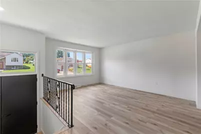 533 Elmview Dr, Elizabeth Twp/Boro, PA 15037 - Photo 3