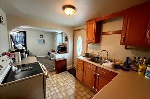 204 1/2 Longfellow St, Vandergrift, PA 15690 - Photo 7