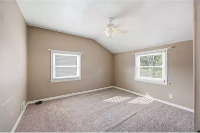 321 Cedar St, Jeannette, PA 15644 - Photo 17