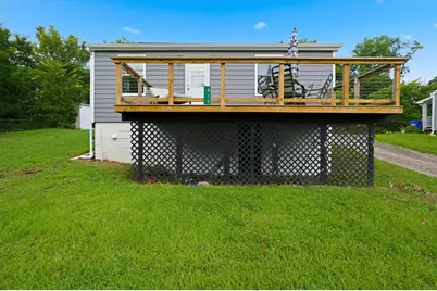 815 Saxonburg Boulevard, Clinton Township, PA 16056 - Photo 1