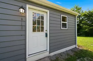 815 Saxonburg Blvd, Clinton Township, PA 16056 - Photo 1