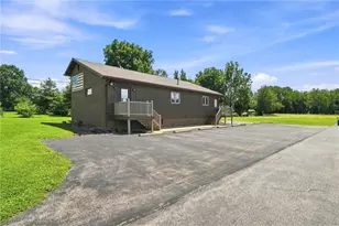 376 E Main St, Mount Pleasant Township, PA 15666 - Photo 1