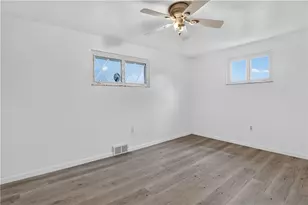 208 Tyrol Dr, Pittsburgh, PA 15227 - Photo 17