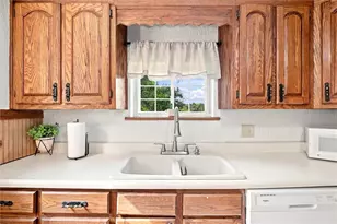 352 Mountain View Rd, Union Township, PA 16101 - Photo 9