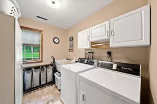 241 Catalina Dr, Neshannock Township, PA 16105 - Photo 27