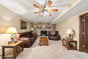 241 Catalina Dr, Neshannock Township, PA 16105 - Photo 17