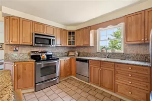 1271 Cardinal Dr, Scott Township, PA 15243 - Photo 9