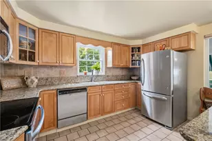 1271 Cardinal Dr, Scott Township, PA 15243 - Photo 7