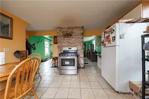 1362 E Maiden St, South Strabane, PA 15301 - Photo 3