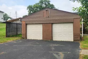 102 Mahony Ave, Ellport Boro, PA 16117 - Photo 5