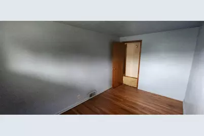 102 Mahony Avenue, Ellport, PA 16117 - Photo 11