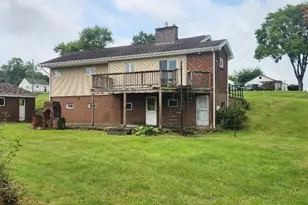 102 Mahony Ave, Ellport Boro, PA 16117 - Photo 3