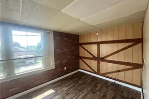 437 Desota St, East McKeesport, PA 15035 - Photo 3