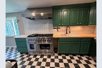 2725 Summit St, Bethel Park, PA 15102 - Photo 9