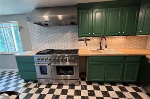 2725 Summit St, Bethel Park, PA 15102 - Photo 9