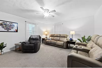 2015 Gay Ave, Hempfield Township, PA 15601 - Photo 3