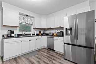 2015 Gay Ave, Hempfield Township, PA 15601 - Photo 7