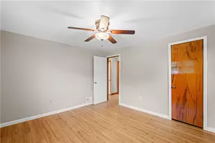 524 Chessbriar Dr, Bethel Park, PA 15102 - Photo 13
