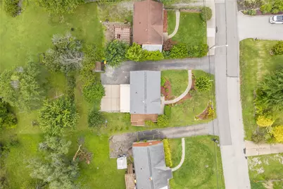 524 Chessbriar Dr, Bethel Park, PA 15102 - Photo 23