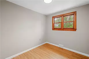 524 Chessbriar Dr, Bethel Park, PA 15102 - Photo 9
