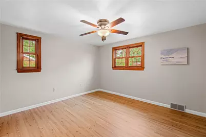 524 Chessbriar Dr, Bethel Park, PA 15102 - Photo 5