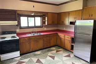306 Clear St, Greensboro, PA 15338 - Photo 5