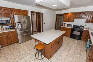 302 High Oaks Ct, Pittsburgh, PA 15090 - Photo 13