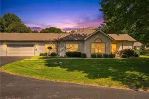 85 Stone Ridge Blvd, Hermitage, PA 16148 - Photo 1