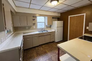 257 Thompson Ave, Donora, PA 15033 - Photo 9