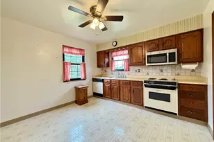 8321 E Van Buren Dr, Pittsburgh, PA 15237 - Photo 13