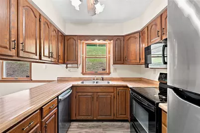 178 Cole Road, Ellwood City, PA 16101 - Photo 9