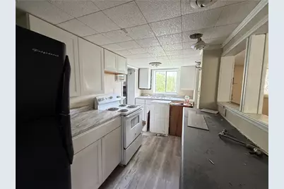 22 Virginia Ave, Fallowfield, PA 15022 - Photo 5