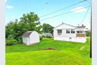 1215 Village Rd, Mount Pleasant Township, PA 15666 - Photo 7
