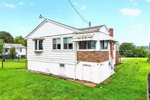 1215 Village Rd, Mount Pleasant Township, PA 15666 - Photo 11