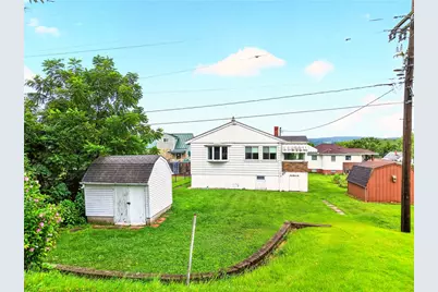 1215 Village Rd, Mount Pleasant Township, PA 15666 - Photo 13