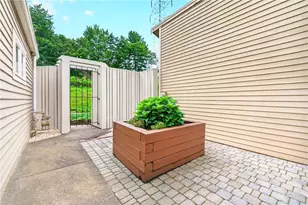 313 Vista Dr, Unity Township, PA 15601 - Photo 3