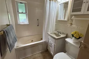 6347 Crestview Dr, South Park, PA 15129 - Photo 13