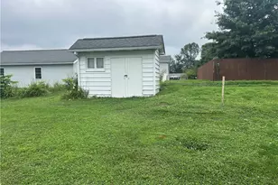 1416 Hawthorne St, Connellsville, PA 15425 - Photo 9