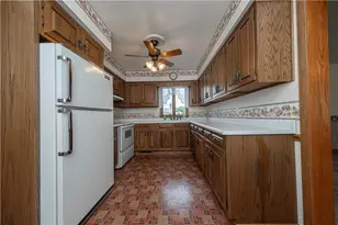 2433 Ridgewood Ct, Shenango Township, PA 16101 - Photo 13