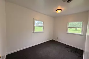 3702 49th St, Pulaski Township, PA 15066 - Photo 7