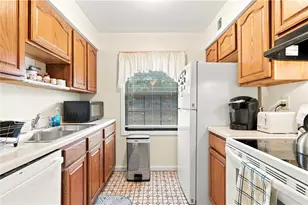 244 Colony Ct, Rosslyn Farms, PA 15205 - Photo 7