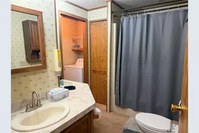 1529 Lee Ln, Grove City Boro, PA 16127 - Photo 11