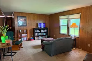 1529 Lee Ln, Grove City Boro, PA 16127 - Photo 7