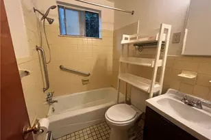 21 Erie Ave, Glassport, PA 15045 - Photo 9