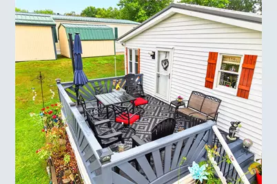 606 Lark Ln, Washington Township, PA 15613 - Photo 5