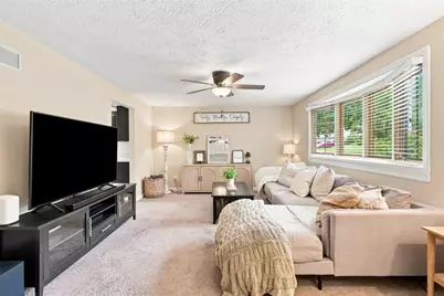 1852 Wallace, South Park, PA 15129 - Photo 5