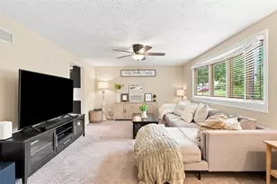 1852 Wallace, South Park, PA 15129 - Photo 5