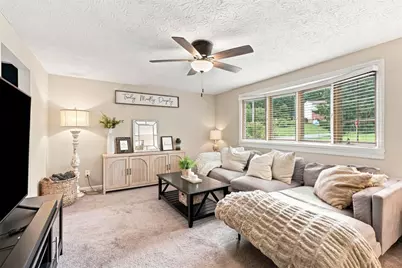 1852 Wallace, South Park, PA 15129 - Photo 7