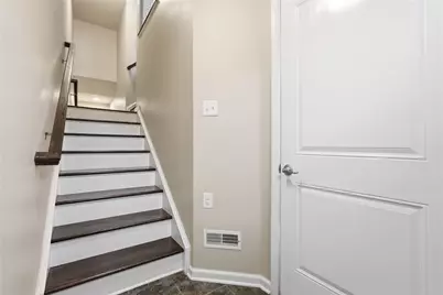 504 Aprilmae Way, Ross Twp, PA 15237 - Photo 5